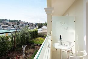 Melina Bay Boutique Hotel