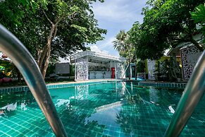 Deeden Pattaya Resort