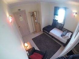Peniche Surf Lodge - Hostel