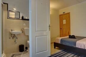Peniche Surf Lodge - Hostel