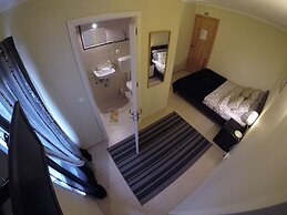 Peniche Surf Lodge - Hostel