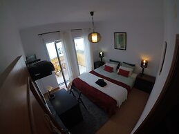 Peniche Surf Lodge - Hostel