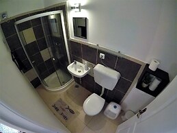 Peniche Surf Lodge - Hostel