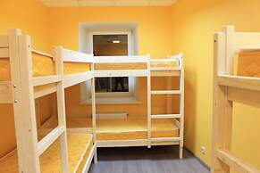 Landmark City Hotel - Hostel