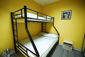 Landmark City Hotel - Hostel