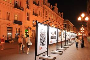 Landmark City Hotel - Hostel