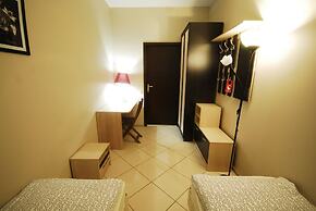 Landmark City Hotel - Hostel