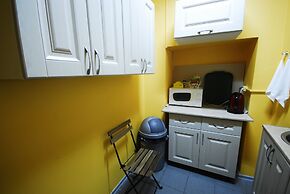 Landmark City Hotel - Hostel