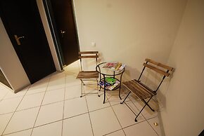 Landmark City Hotel - Hostel