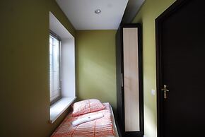 Landmark City Hotel - Hostel