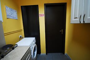 Landmark City Hotel - Hostel