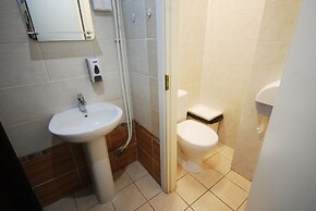 Landmark City Hotel - Hostel