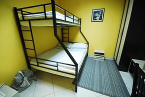 Landmark City Hotel - Hostel