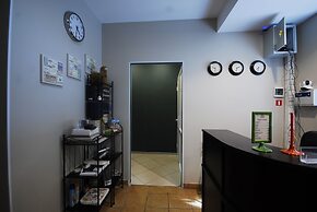 Landmark City Hotel - Hostel