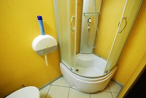 Landmark City Hotel - Hostel