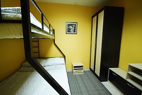 Landmark City Hotel - Hostel