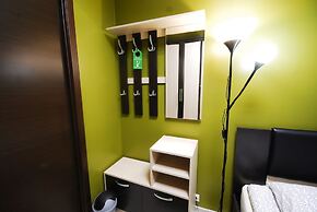 Landmark City Hotel - Hostel