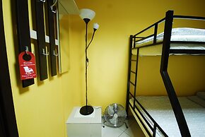 Landmark City Hotel - Hostel