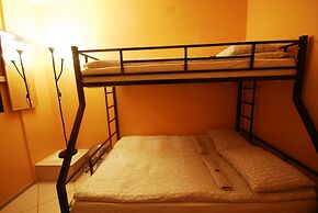 Landmark City Hotel - Hostel