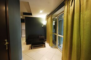 Landmark City Hotel - Hostel