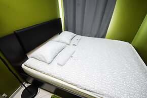Landmark City Hotel - Hostel