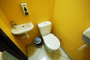 Landmark City Hotel - Hostel