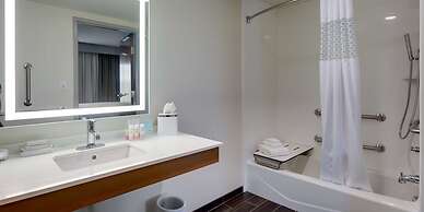 Hampton Inn & Suites Knoxville Papermill Drive