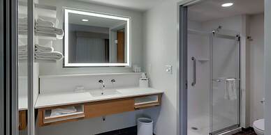 Hampton Inn & Suites Knoxville Papermill Drive