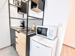 Main Square Apartments & More