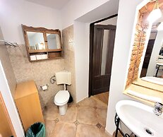 Main Square Apartments & More