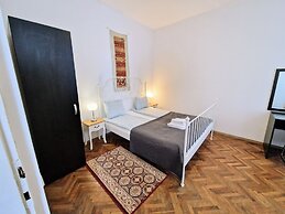 Main Square Apartments & More