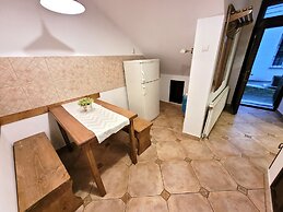 Main Square Apartments & More