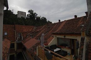 Main Square Apartments & More