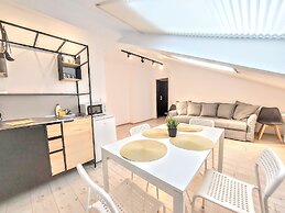 Main Square Apartments & More