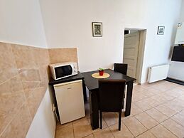 Main Square Apartments & More