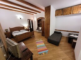 Main Square Apartments & More