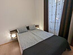 Main Square Apartments & More