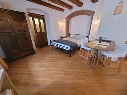 Main Square Apartments & More