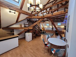 Main Square Apartments & More