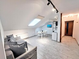 Main Square Apartments & More