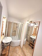 Main Square Apartments & More