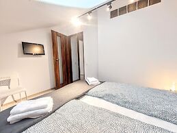 Main Square Apartments & More