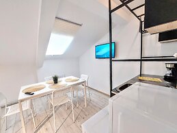 Main Square Apartments & More