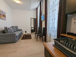 Main Square Apartments & More