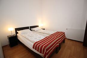 Main Square Apartments & More