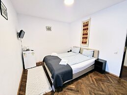 Main Square Apartments & More