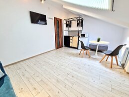 Main Square Apartments & More