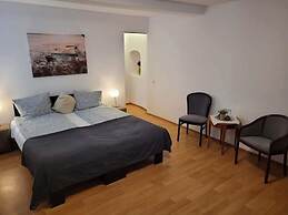 Main Square Apartments & More