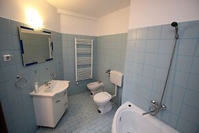 Main Square Apartments & More