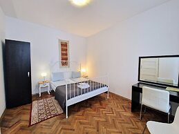 Main Square Apartments & More